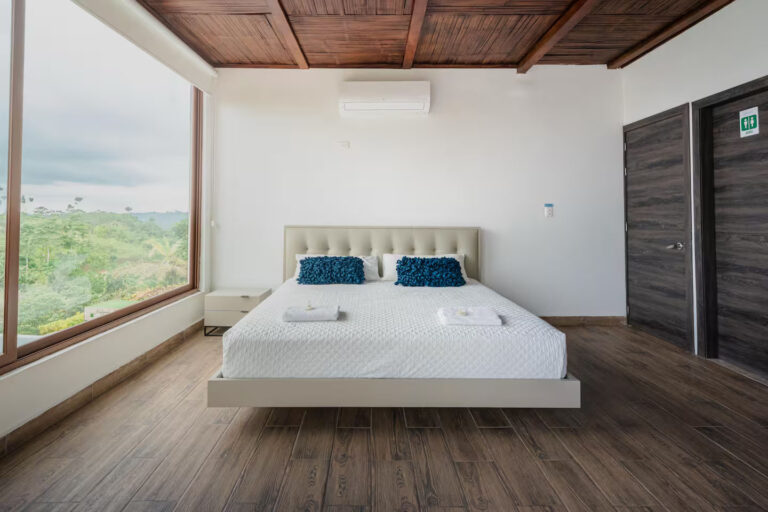 Taytacha_Room 1