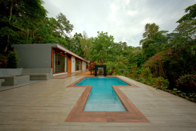 Pool-and-Jacuzzi